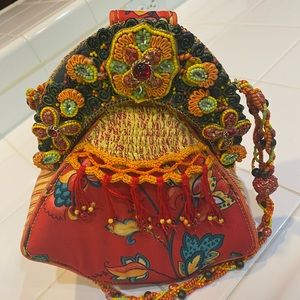 ❤️❤️Vintage Mary Frances brand beaded floral Hawaiian purse!